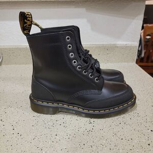 Dr. Martens 1460 Smooth Leather Lace Up Boots - Black, Womens 8 Mens 7